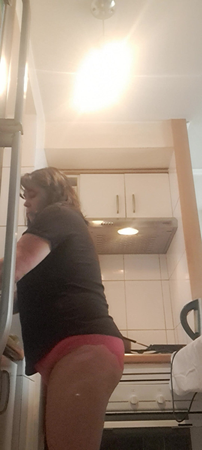 Mommy big hairy pussy: MILF, Cleaning the Kitchen