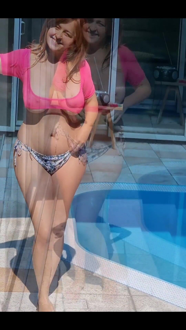BritneySwallows: 풀 사이드