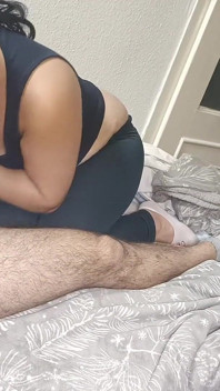 Začala mi sát ptáka a ukazuje své sperma v ústech