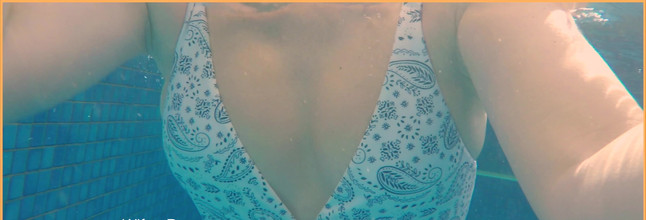 Wifey Does: Pamer di bawah air di kolam renang