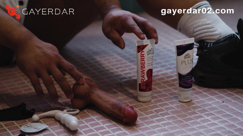 GAYERDAR: Gdsm-001-public Toilet Slave Diary/muscle Net Yellow Swallowing Holy Water