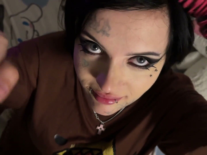 The_Last_Of_Emo: POV: du hast vorgetäuscht, ein emo zu sein, nur um...