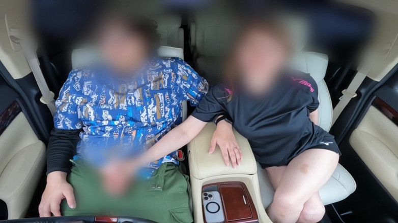 LuuLee0804: Mąż ogląda mecz. mężatka pospiesznie daje w samochodzie