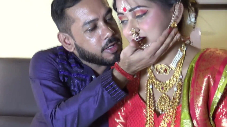 Anjalisingh_sexy: インドの温泉はカップル深いロマンスと弄