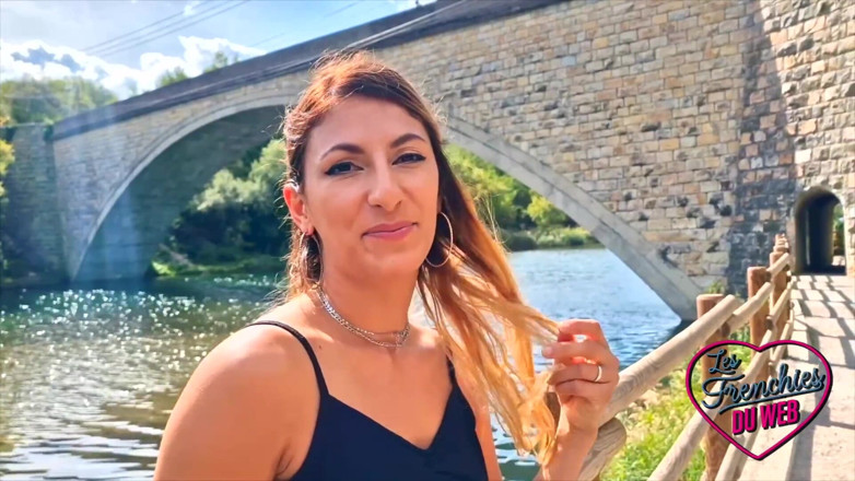The Frenchies of the web: Stella, ağzının sikilmesini seven bir itaatkar