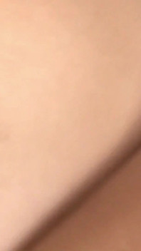 Sexy Japanese babe squirts while a guy pumps deep her hairy cunt