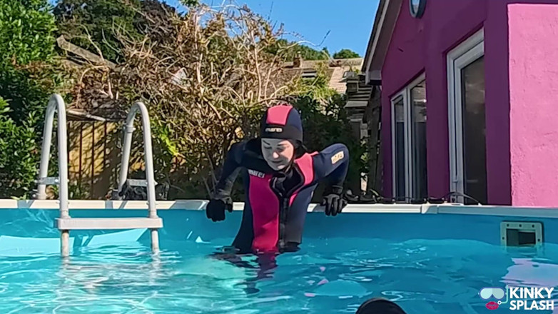 UKCuteGirl Lucy Lauren: Neoprene Pool Snorkel Breath-holds în costum strâmt de iapă umedă