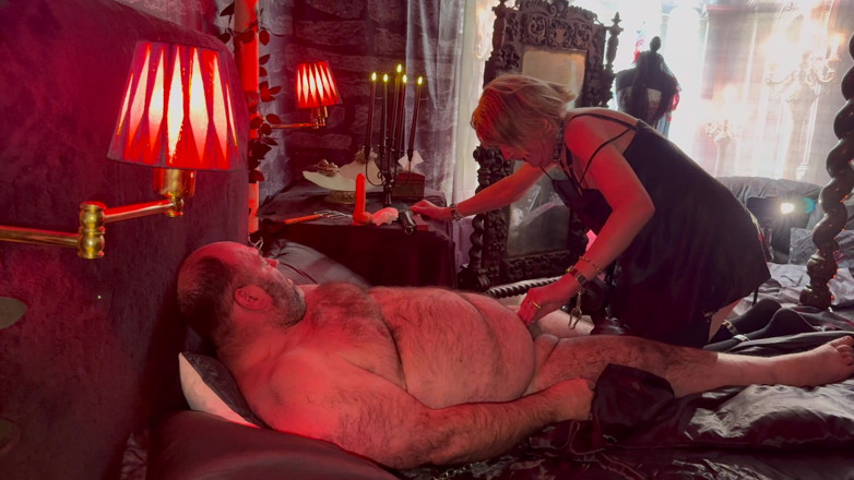 Aaexperinces trans: Part 6- Lanista Bear Introduces Our New Maid Jayne and Test...