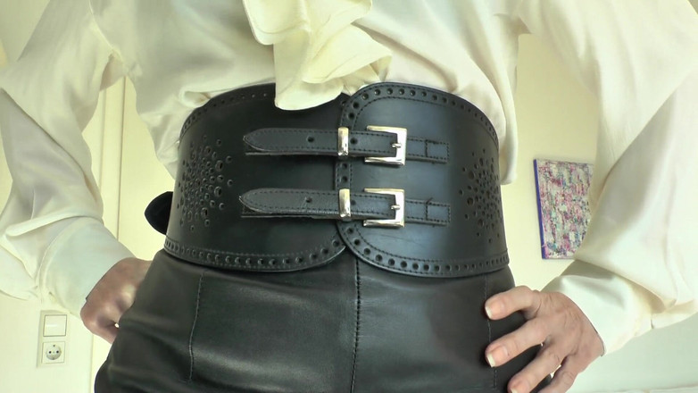 Lady Victoria Valente: Cintos apertados largos parte 76 Lady Victoria Valente