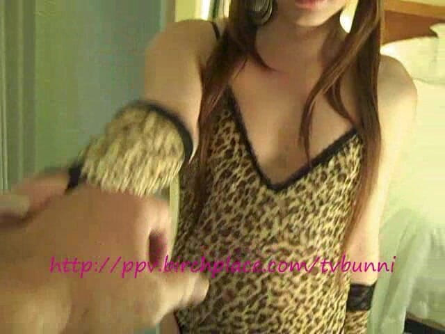 Tia Tizzianni Productions: Michelleallergy口交和女牛仔啪