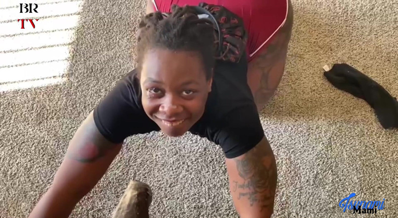 Blvck Rose TV: Thổi kèn ướt át trong nắp ca-pô: ft tsunami mami