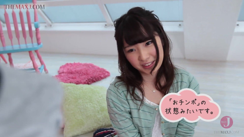 Asian happy ending: Nettes teen mit kleidern lutscht seinen schwanz und bekommt eine...