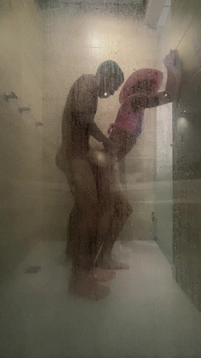 Tomas Styl: Femboy Disetubuhi Oleh Orang Asing Di Bilik Mandi Hotel Tempat...