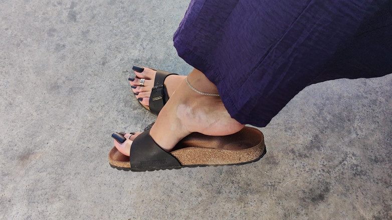 Goddess Lena: În aer liber în Birkenstock