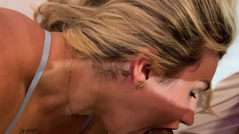 Agatha Lyra: 세계에서 가장 원하는 젖꼭지!