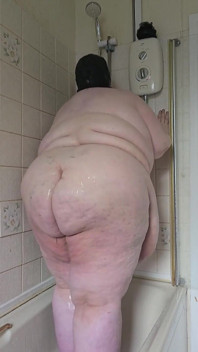 Sensual Shower of an SSBBW Goddess Part 1