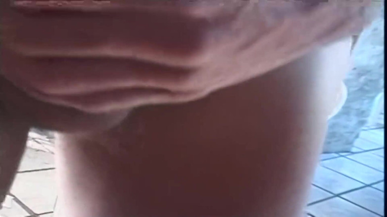 Transcumzcom: Awek seksi dalam stoking dikongkek dan dihisap di luar rumah,...