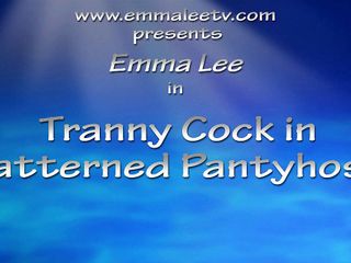 EmmaLeeTV - Nylon Fetish Tranny: Tranny Emma Lee met een patroon in panty&#039;s pik