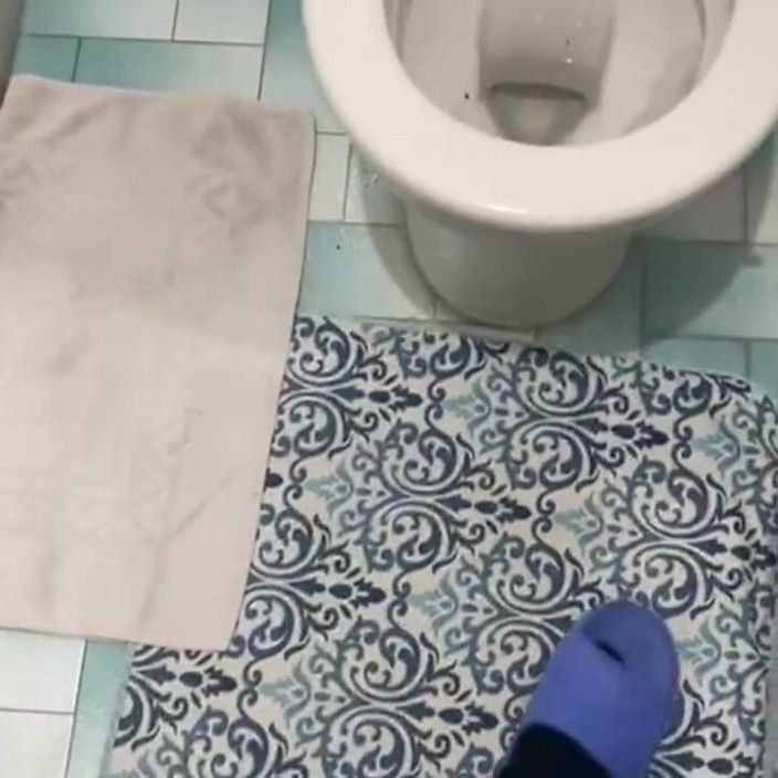 Hakanbeyzade: Turkish Hairy Cock Pee Video