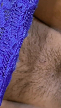Il massaggio desi si trasforma in vero sesso gemendo!