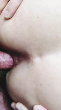 Tati o fute pe femboy în plasă și tocuri