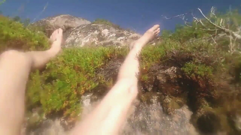 Lov2selfsuck: Hete anale stimulatie met zonneschijn en blauwe hemel