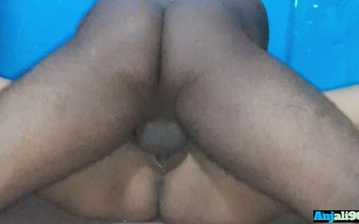 Anjali904: 집에서 섹스하는 아름다운 인도 어린 소녀