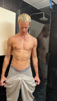 Russian Dude Faps His Locked Dick