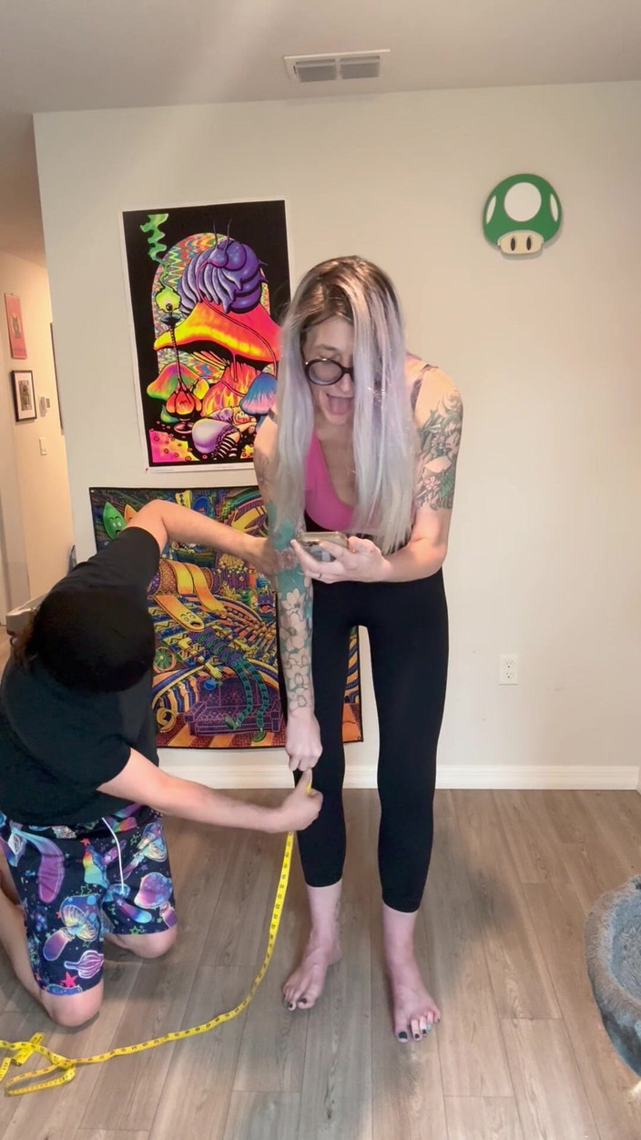 Peppermint Giantess: Měření celého těla 67 bohyně