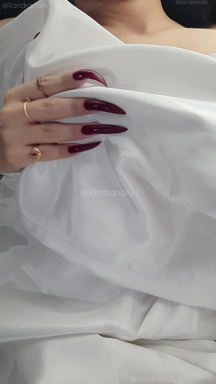 Goddess Li: Obrovské nehty