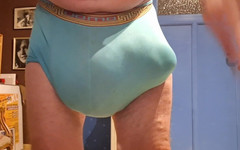 Monster_Meat_: Benjolan besar di celana