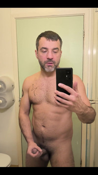 Дрочка в туалеті