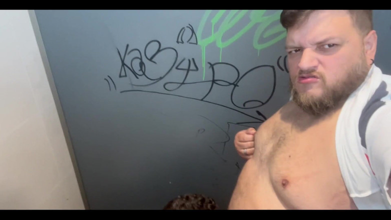 Ksanchez1203: Cruising Bear