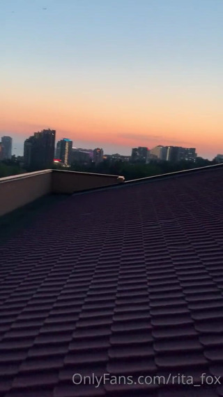 SugarNadya: Rooftop blowjob
