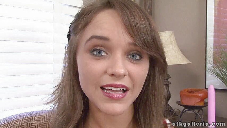 ATKIngdom: Тинка заставляет себя кончить