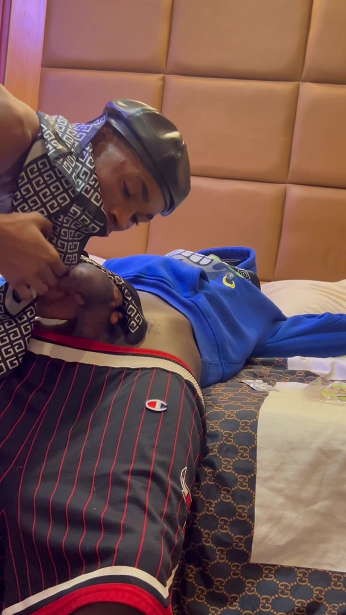 That slutty monster: 巨大的怪物鸡巴