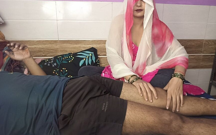 Pyaripooja22: जवान बहू अपने ससुर के पैर दबाने आई थी, तभी दोनों ने चुदाई के साथ मस्ती की।