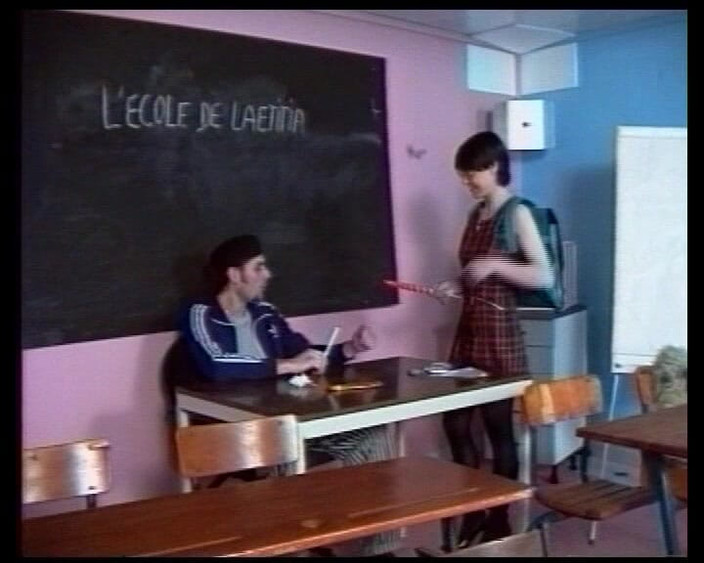 Under German Roofs: Niemieckie dziwki chcą długiego kutasa w swojej cipce, aby cieszyć...