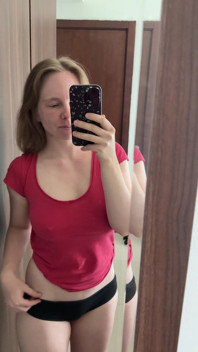 Rubia guapa con tetas grandes