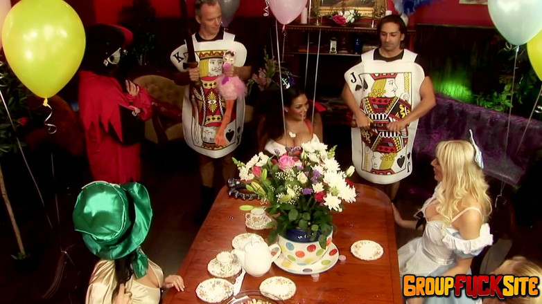 Porn Gutter: Alice v Orgie Land Klasická porno pohádka