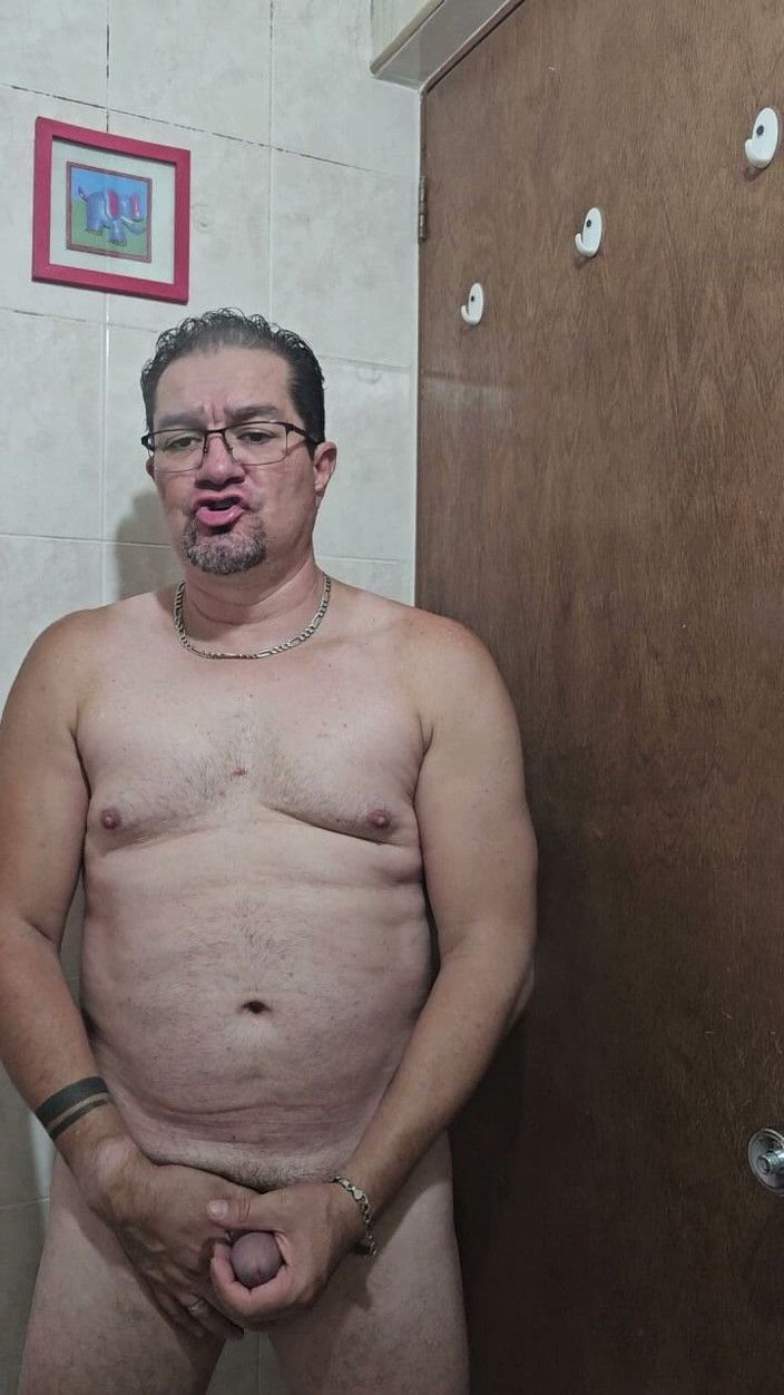Brayan_PerDiazz: Before a Bath I Played with
