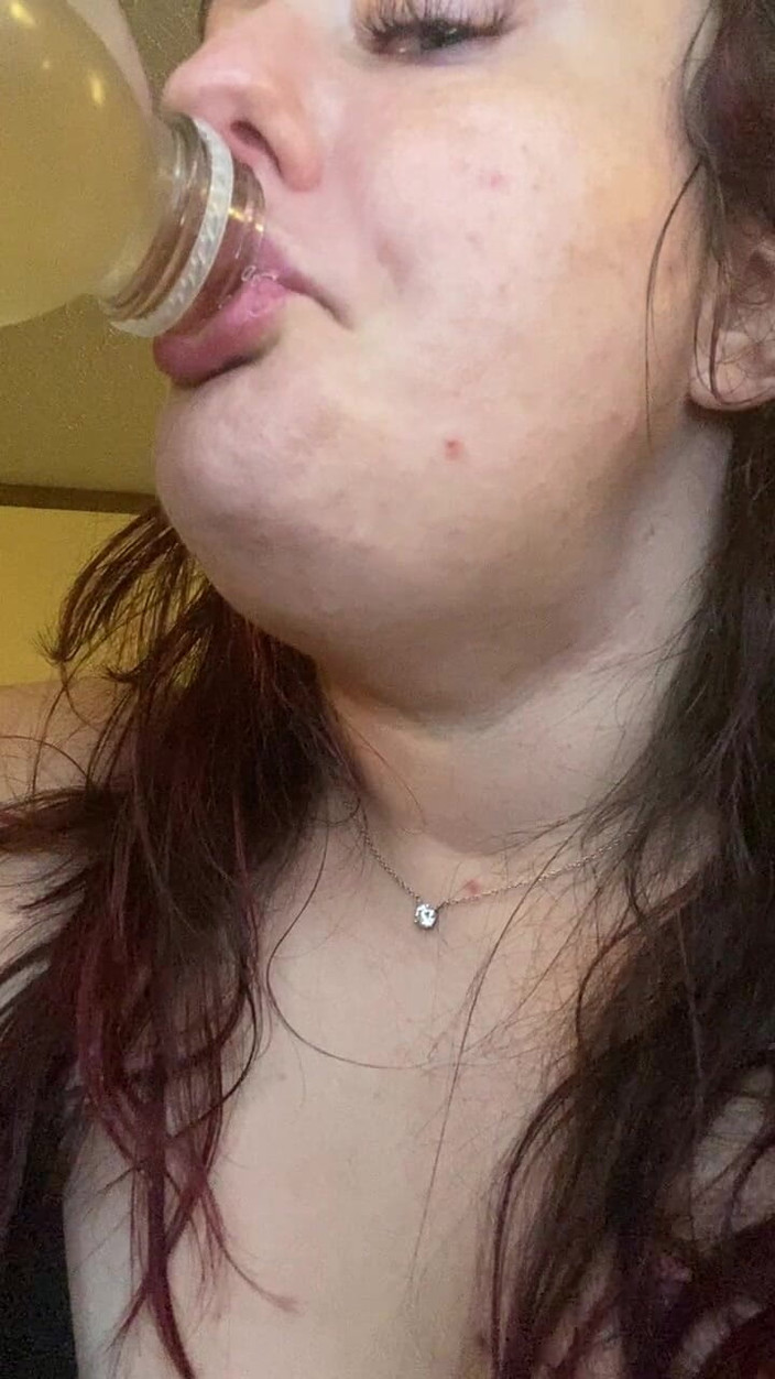 BellaBlast: Bogini Chugs i Gulps dużą zieloną herbatę