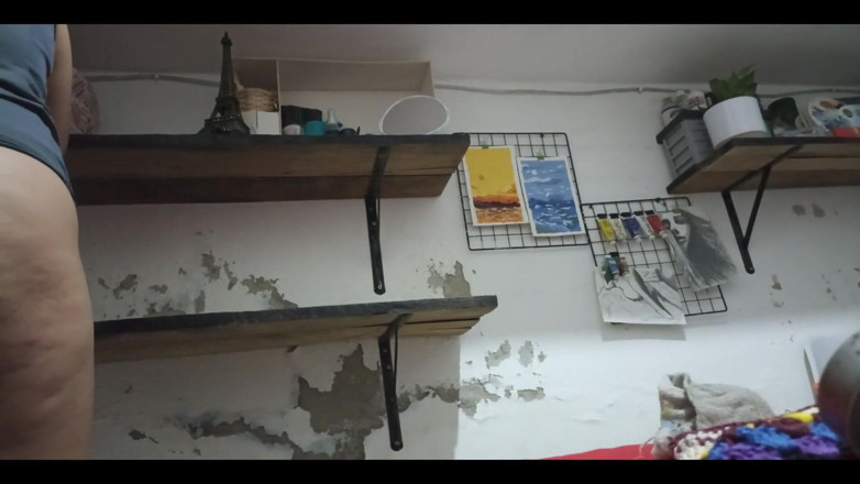 Karmicoxv: Saya kiri merakam adik tiri montel telefon bimbit dalam thong