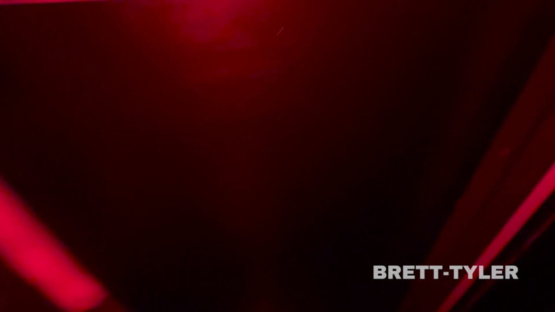 Brett Tyler: Gloryholes en la sauna de sexo gay vault en Londres