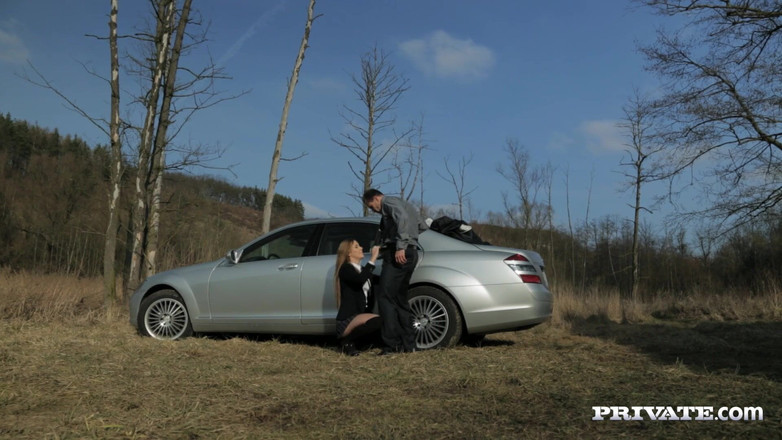 Private.com: Alexis Crystal chupa una polla y se la follan en...