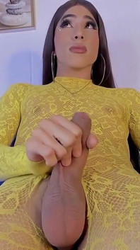 Dewi Xarabliz Dominan Bermain Dengan Zakar Latinnya Di Stripchat