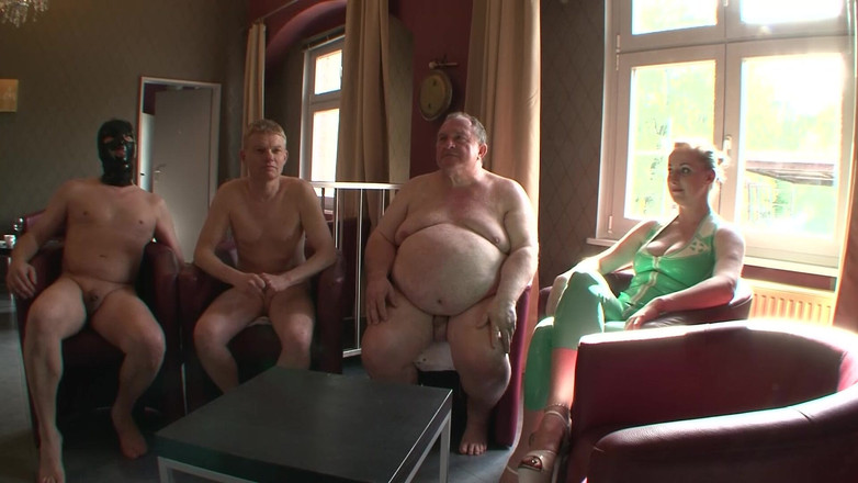 BDSM Deutschland: Blonde Girl Does Hardcore BDSM and Slave in a Clinic