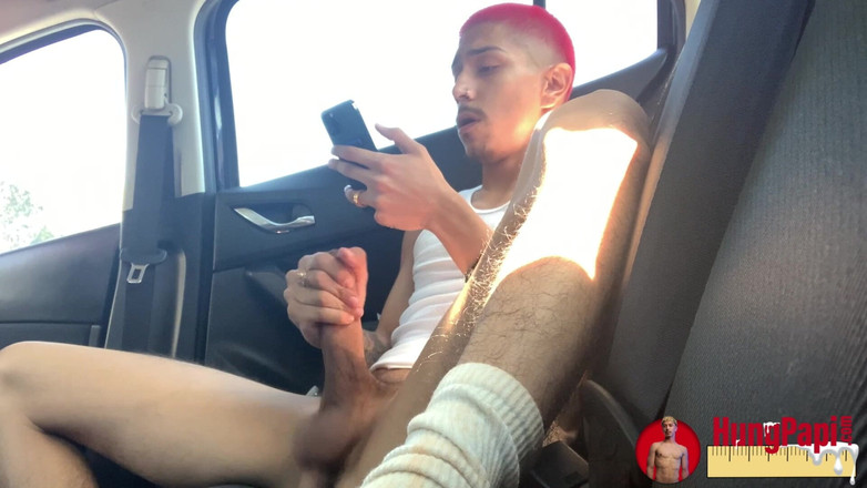 Hung Papi: Hung papi genç twink büyük sünnetsiz yarak tek başına büyük...