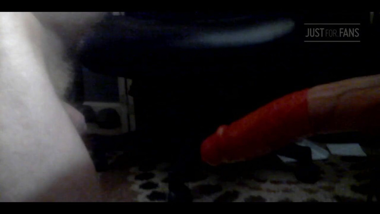 RobertLacrosse: Dildo Thrusting in My Ass