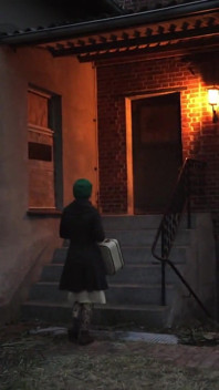 The Boarding House - 1 - Piękna dziewczyna jako jedyny gość w odległym pensjonacie staje się więźniem dziwacznego pożądania